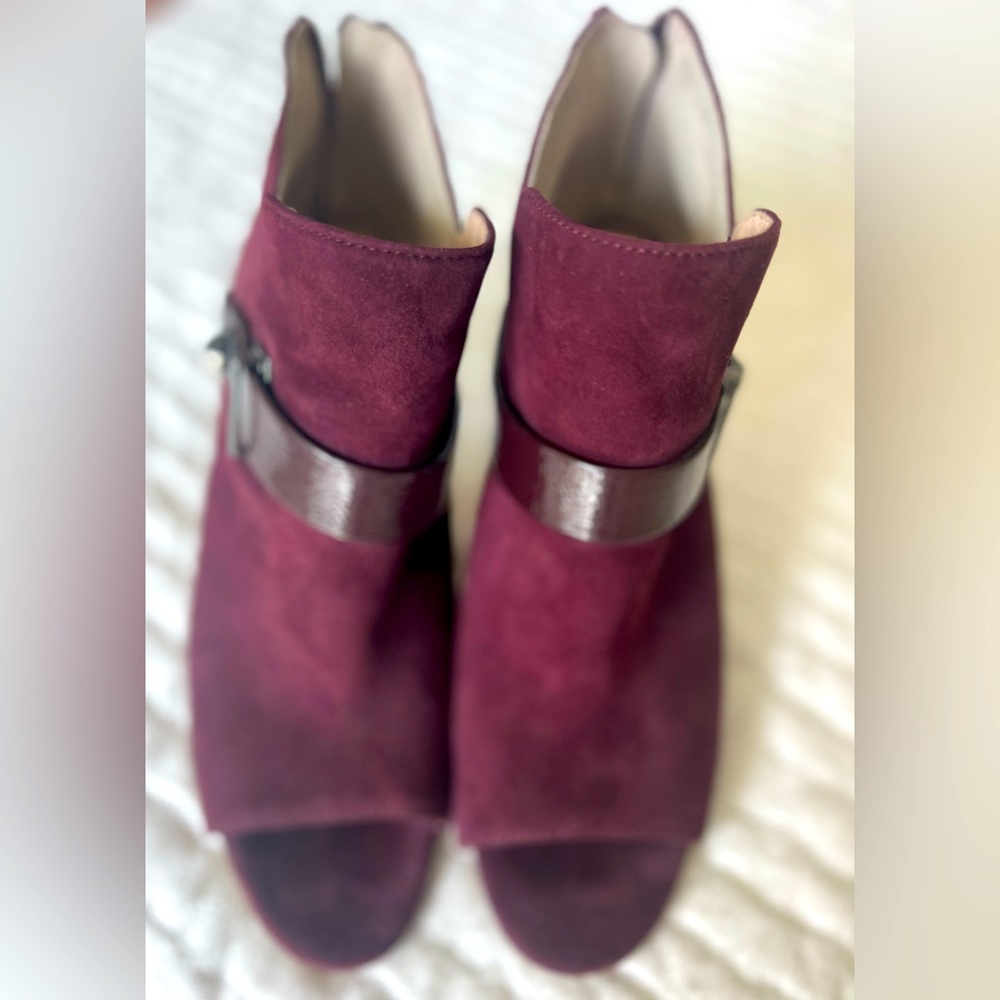 Fun and trendy shoe boot. Worn a few times only.